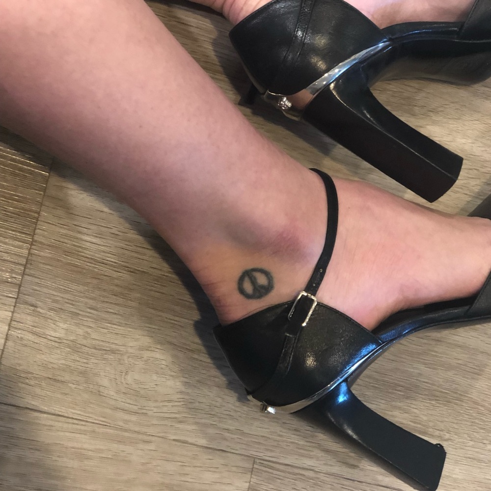 GIANNI VERSACE || GORGEOUS Vintage Mary Janes - Picture 3 of 9